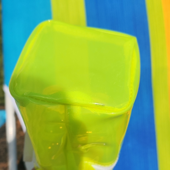 ✨️Drunk Elephant Neon Yellow Clear Cosmetic Pouch with White Strap - Picture 6 of 17